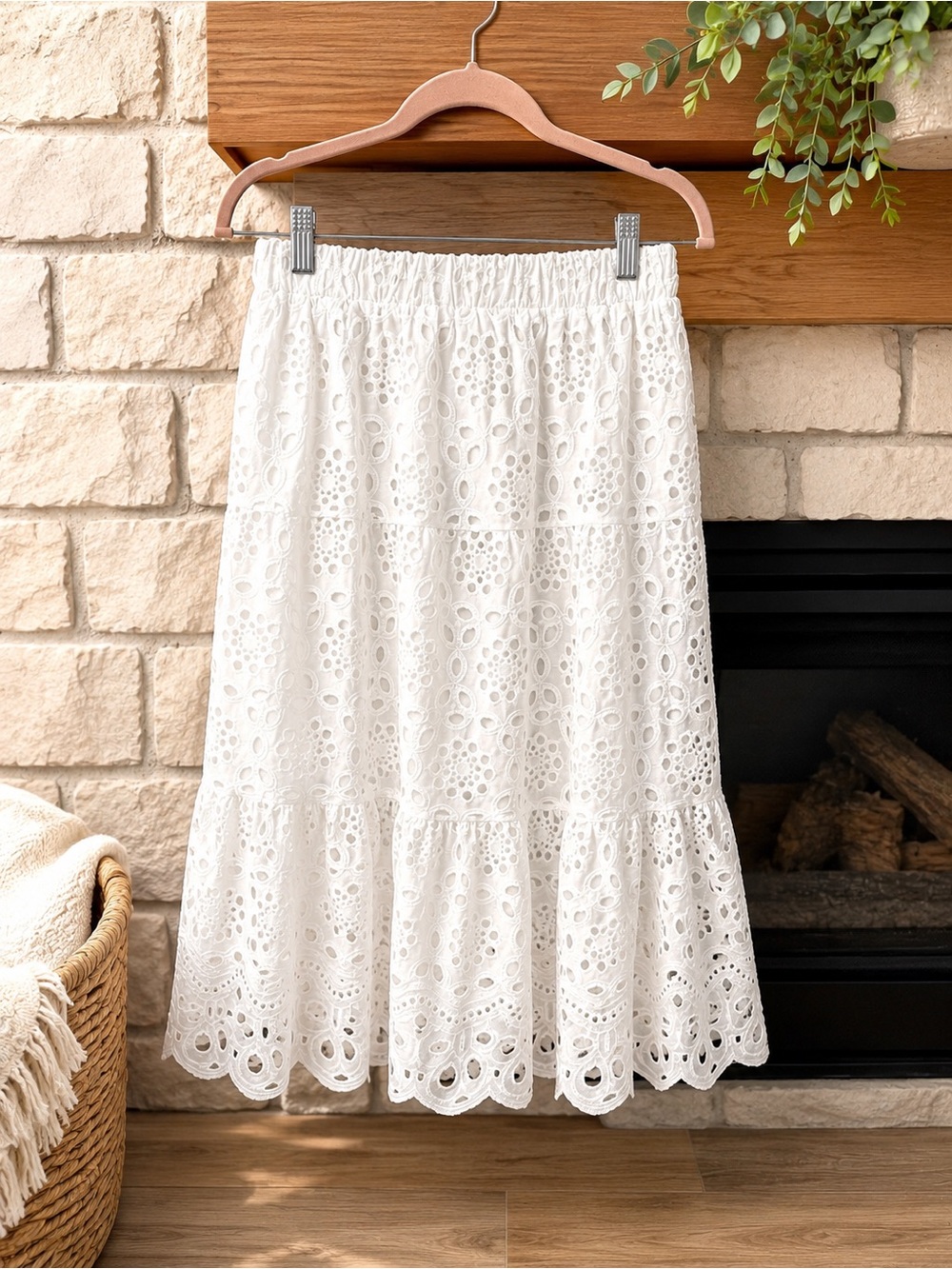 NWT 🆕Ultra Pink white tiered midi skirt in eyelet lace cutworks scalloped hem